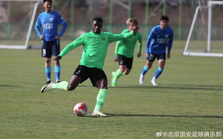 北京国安教学赛6-1沧州雄狮，法比奥、曹永竞、乃比江收获进球