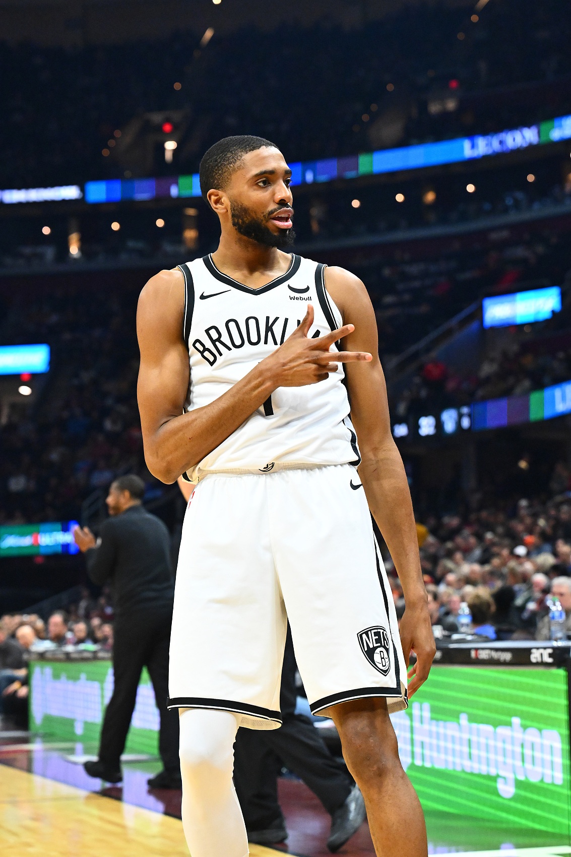铁人大桥！米卡尔-布里奇斯连续出战500场比赛 NBA生涯至今全勤